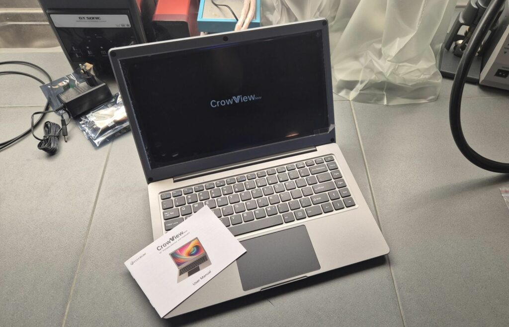 CrowView Note Review – A 14-Inch Portable Monitor with Keyboard & Mouse CrowView Note Review – A 14-Inch Portable Monitor with Keyboard & Mouse